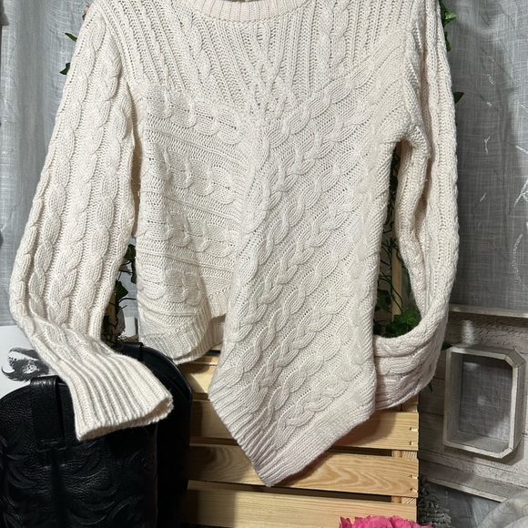 Free Generation Cream Cable Knit Sweater Size M EUC - Picture 2 of 6